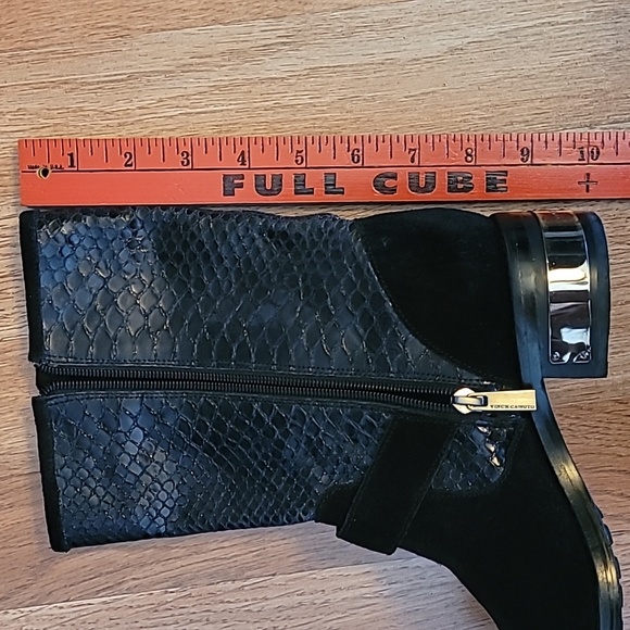 Vince Camuto black leather and suede boots. Size 5.5 - Picture 15 of 16